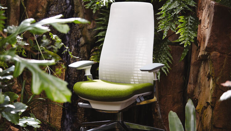 Kancelárska stolička inšpirovaná prírodou